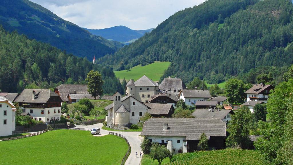 Berggasthof Haeusler San Lorenzo di Sebato Esterno foto