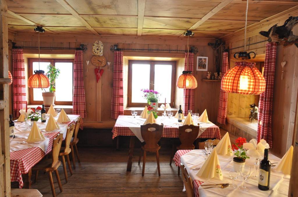 Berggasthof Haeusler San Lorenzo di Sebato Esterno foto